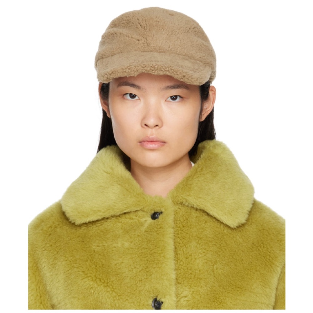 YVES SALOMON
Tan Curly Shearling Cap
Brand new
